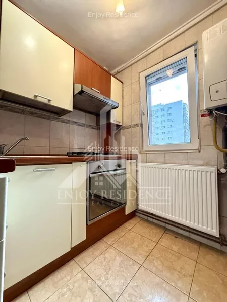 Pacii, 5 min. de metrou apartament cu centrala proprie, comision 0,