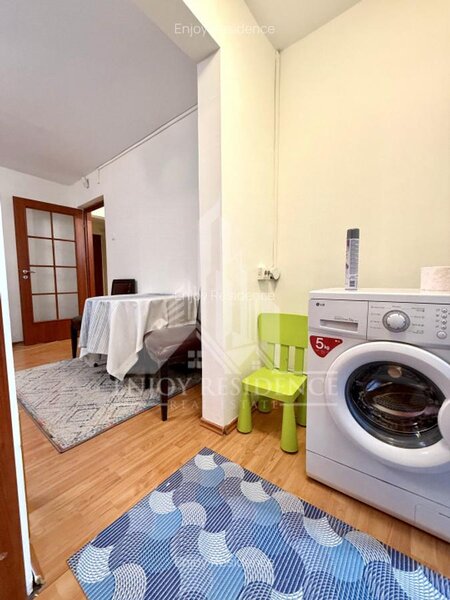 Pacii, 5 min. de metrou apartament cu centrala proprie, comision 0,