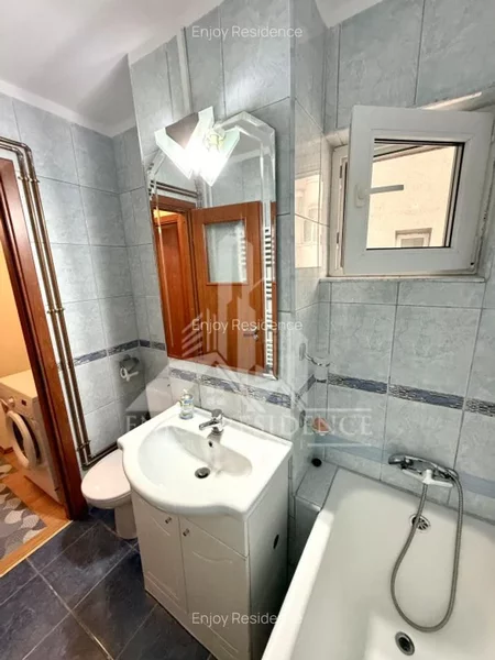 Pacii, 5 min. de metrou apartament cu centrala proprie, comision 0,